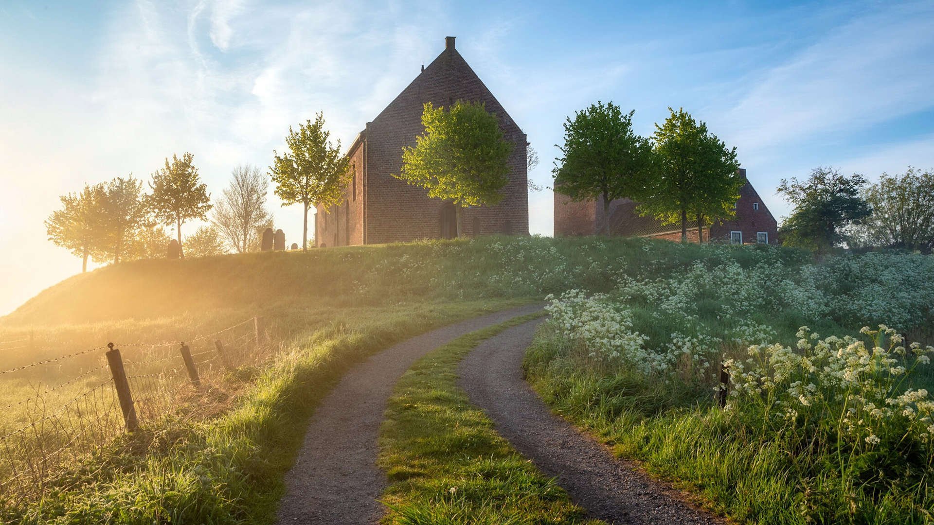 以“青春回忆”主题的青少年篮球微电影制作比赛在青岛举办，以篮球为主题的电影