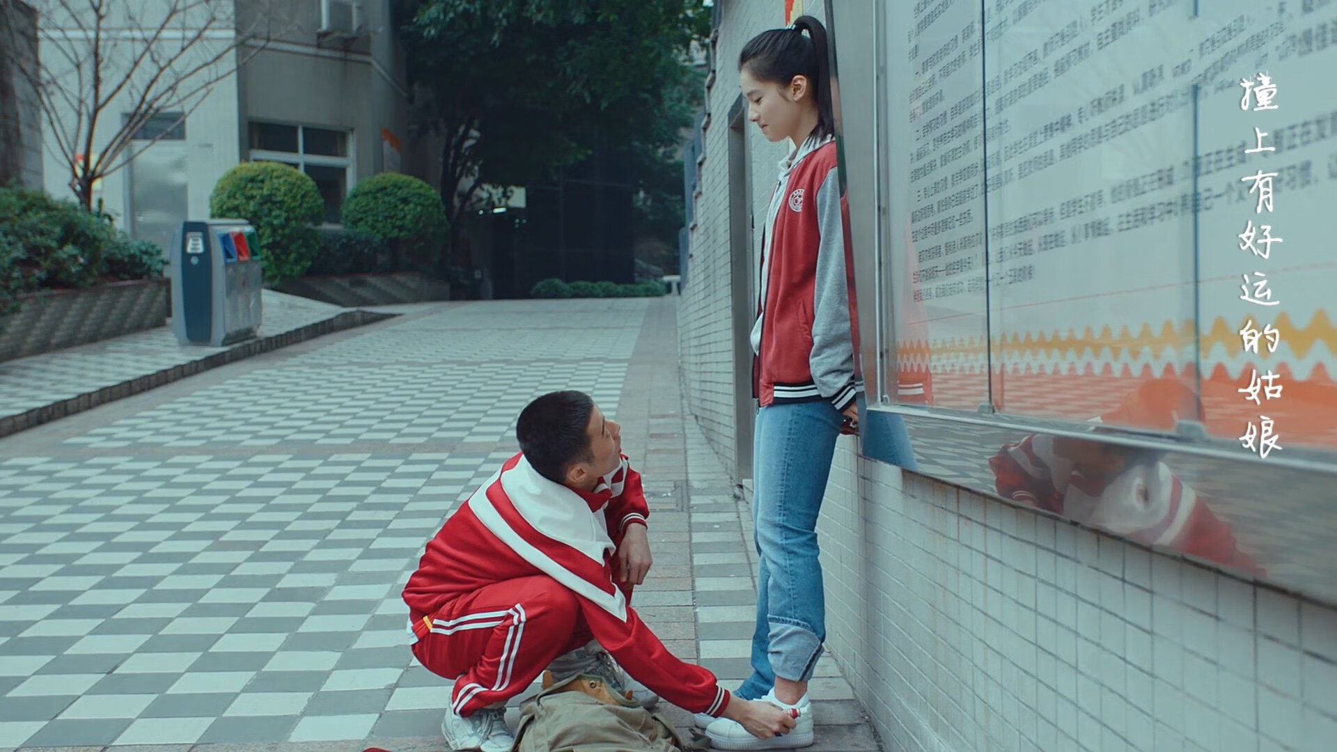 台球运动员跨界合作，推出联名款配件，台球签约球员